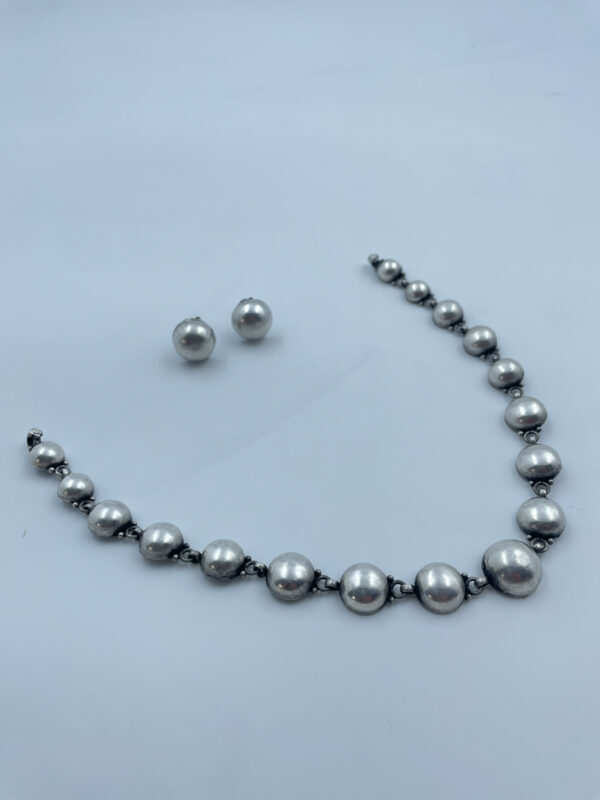 Buy Ardha Gola Timeless Necklace with Earrings