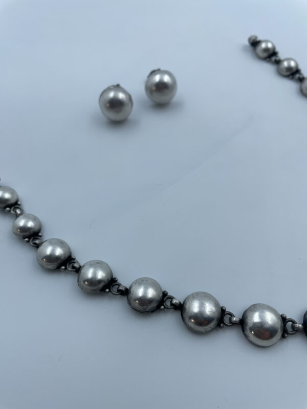 Ardha Gola Timeless Necklace with Matching Earrings