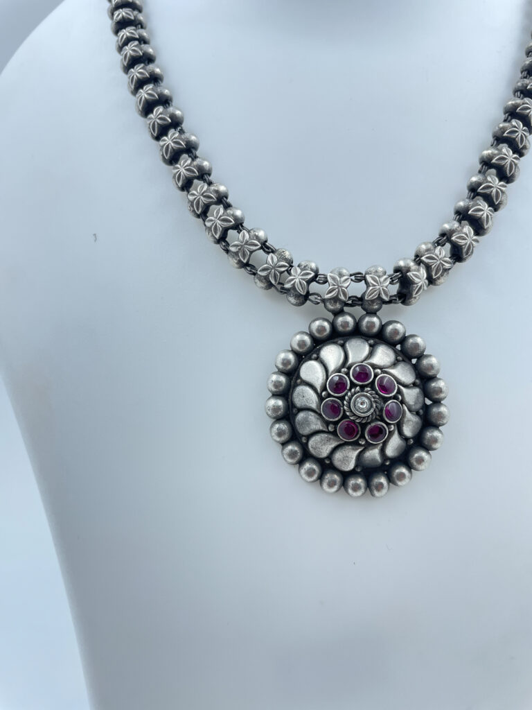 Elegant Floral Necklace with Graceful Earrings