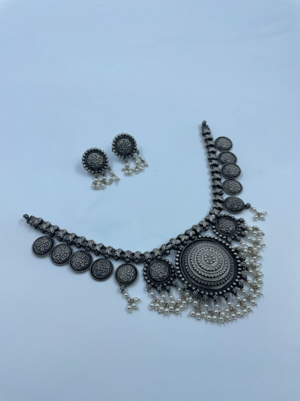 Elegant Bridal Floral Pearl Necklace with Earrings