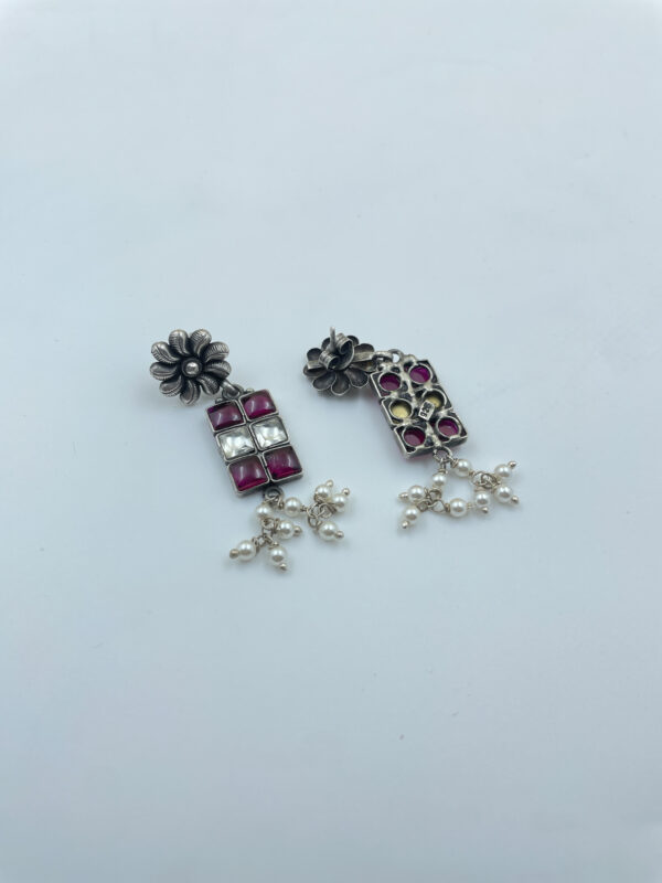 Fiore Floral Kemp Stone Earrings