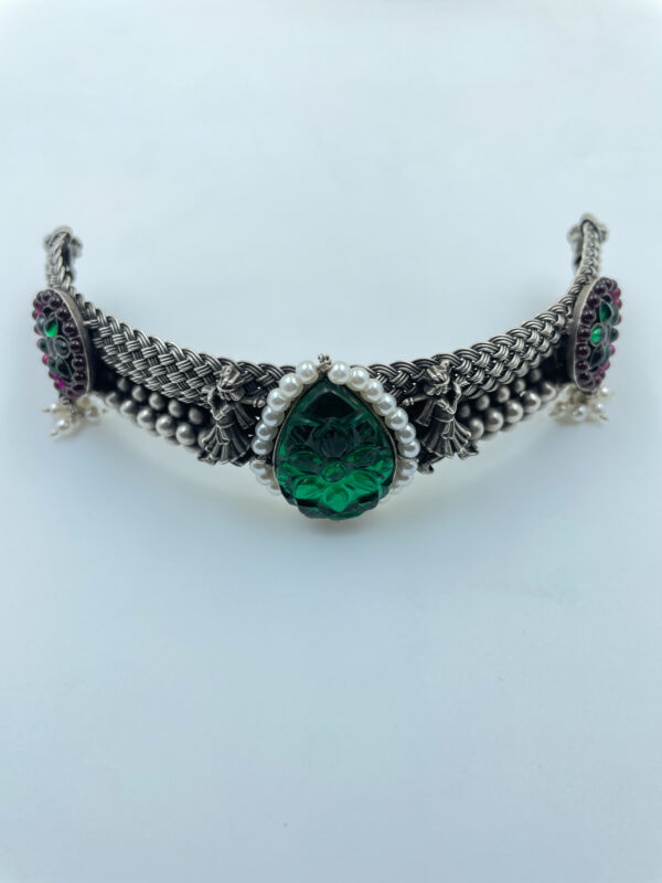 Glamorous Green Carving Stone Mesh Design Choker