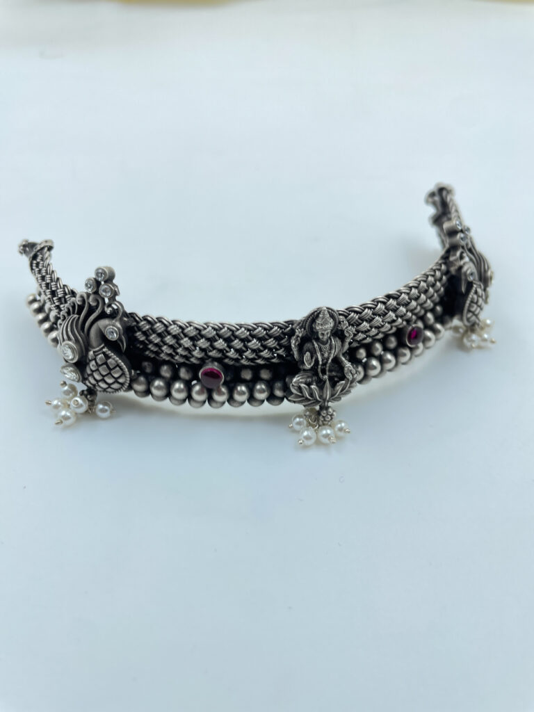 Snap up Laxmi Devi with Peacock Choker