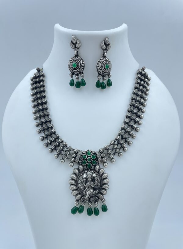 Laxmi Devi Pendent Floral Chain Necklace with Earrings