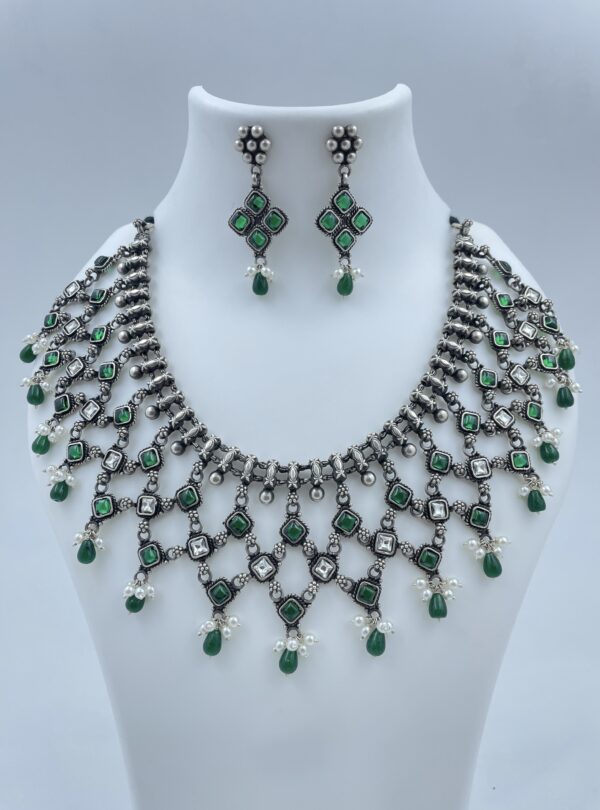 Shrinkhla Green and White Necklace with Earrings in Silver