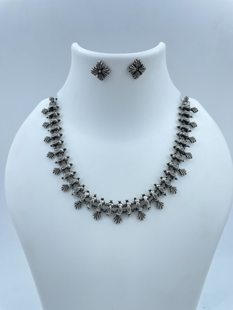 Get Simple Floral Necklace with Earings