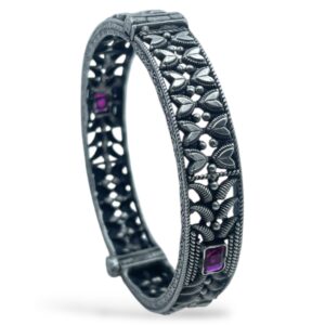 Get Regal Timeless Bangles
